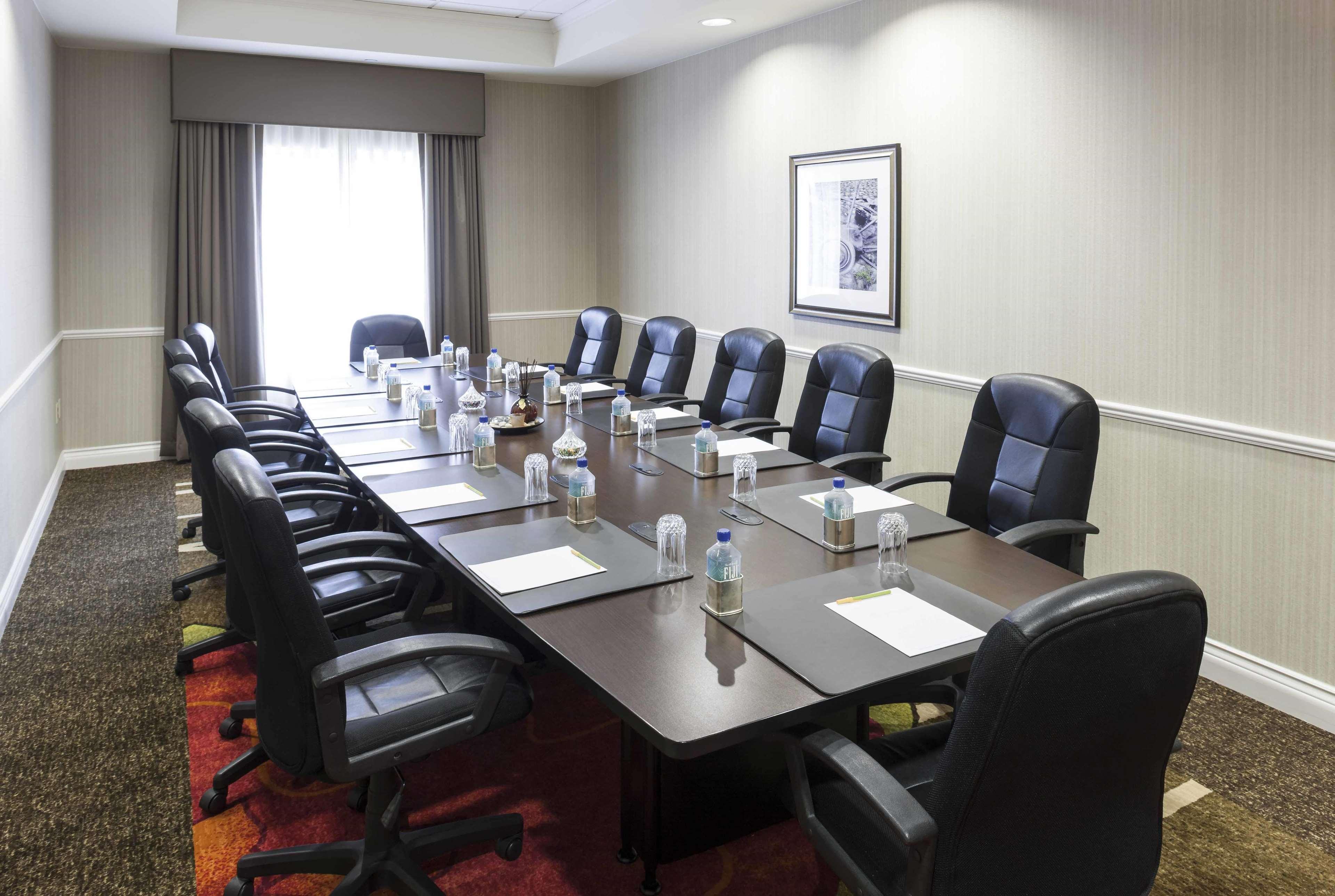 Hilton Garden Inn Dallas Льюисвилл Экстерьер фото