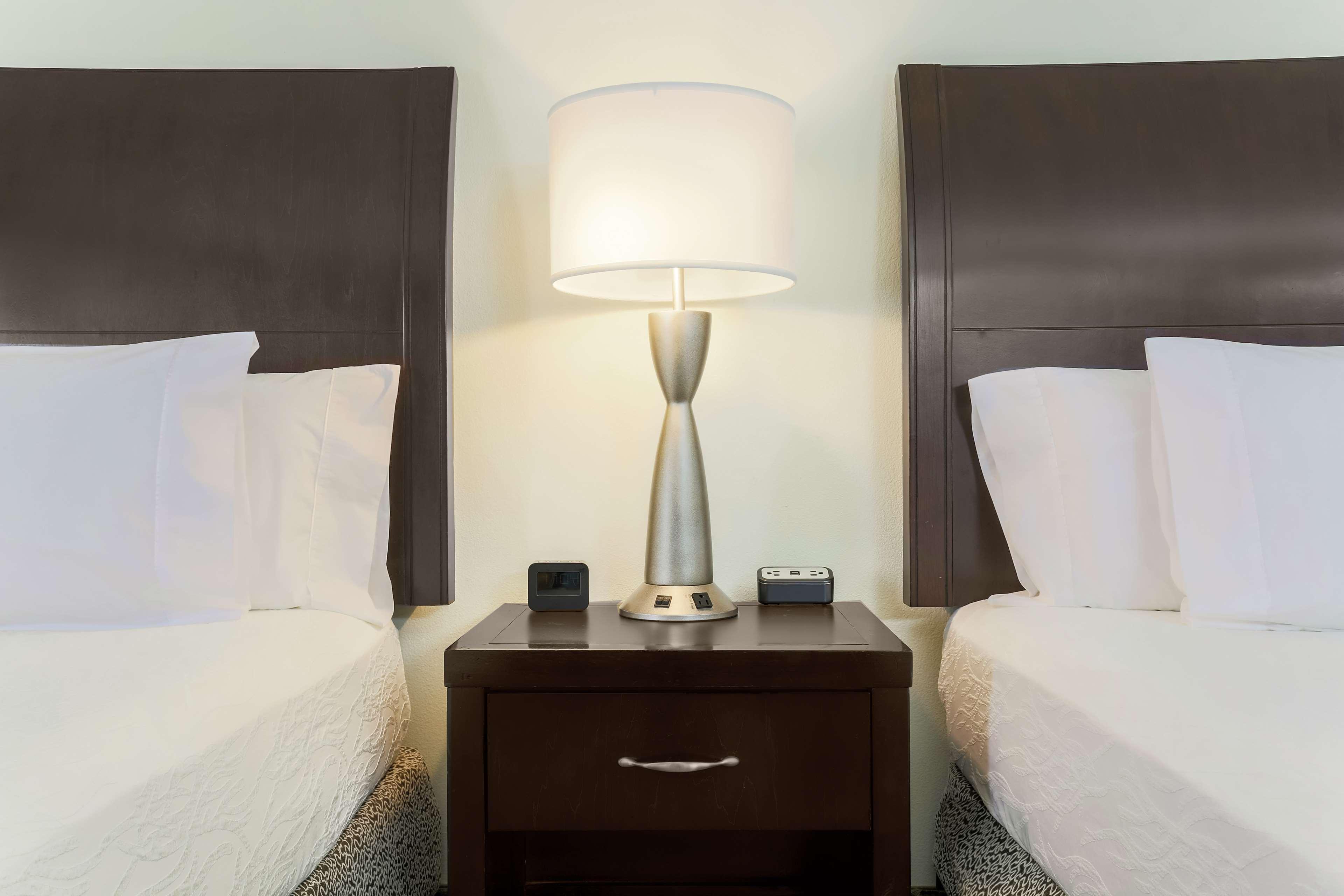 Hilton Garden Inn Dallas Льюисвилл Экстерьер фото
