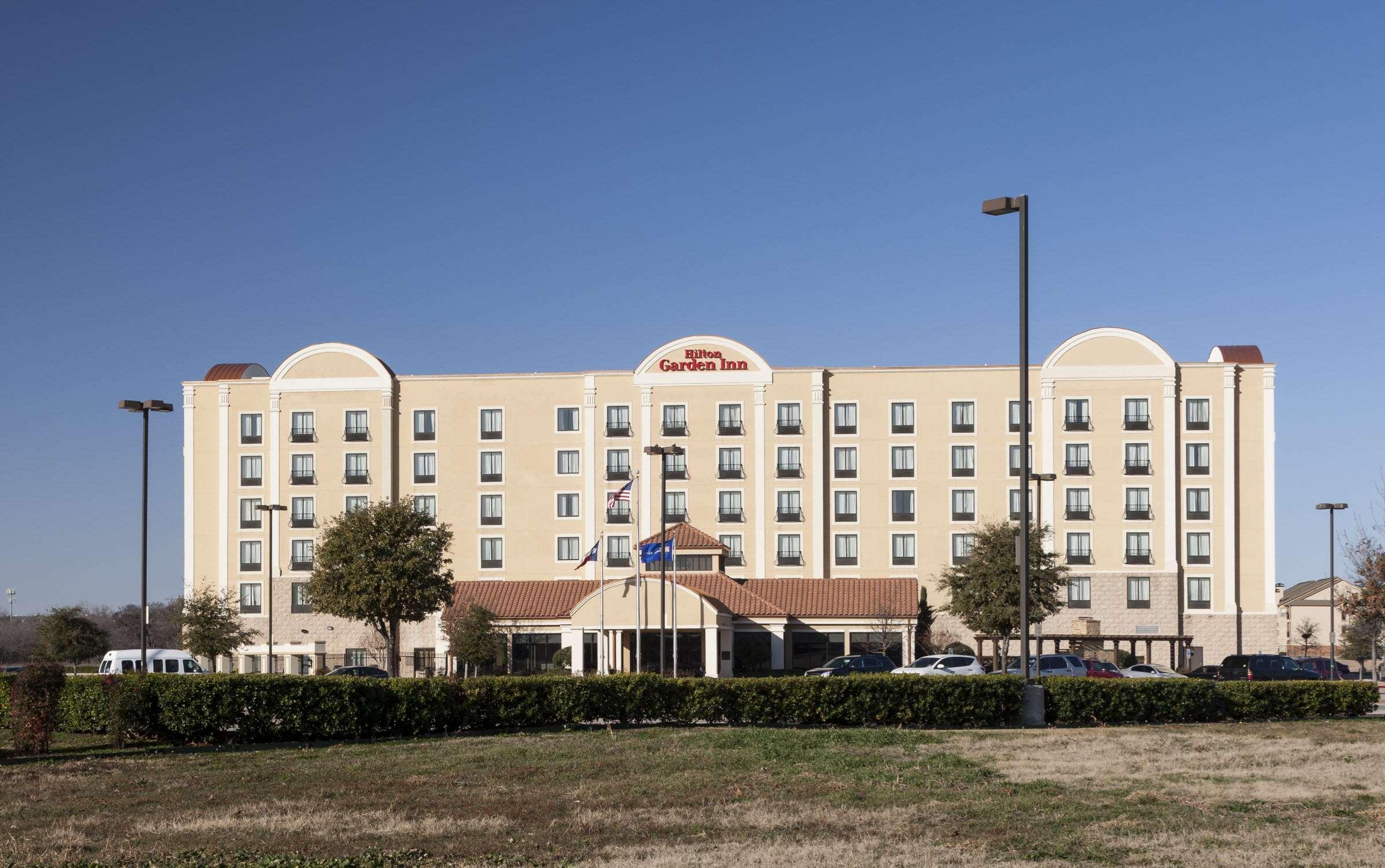 Hilton Garden Inn Dallas Льюисвилл Экстерьер фото