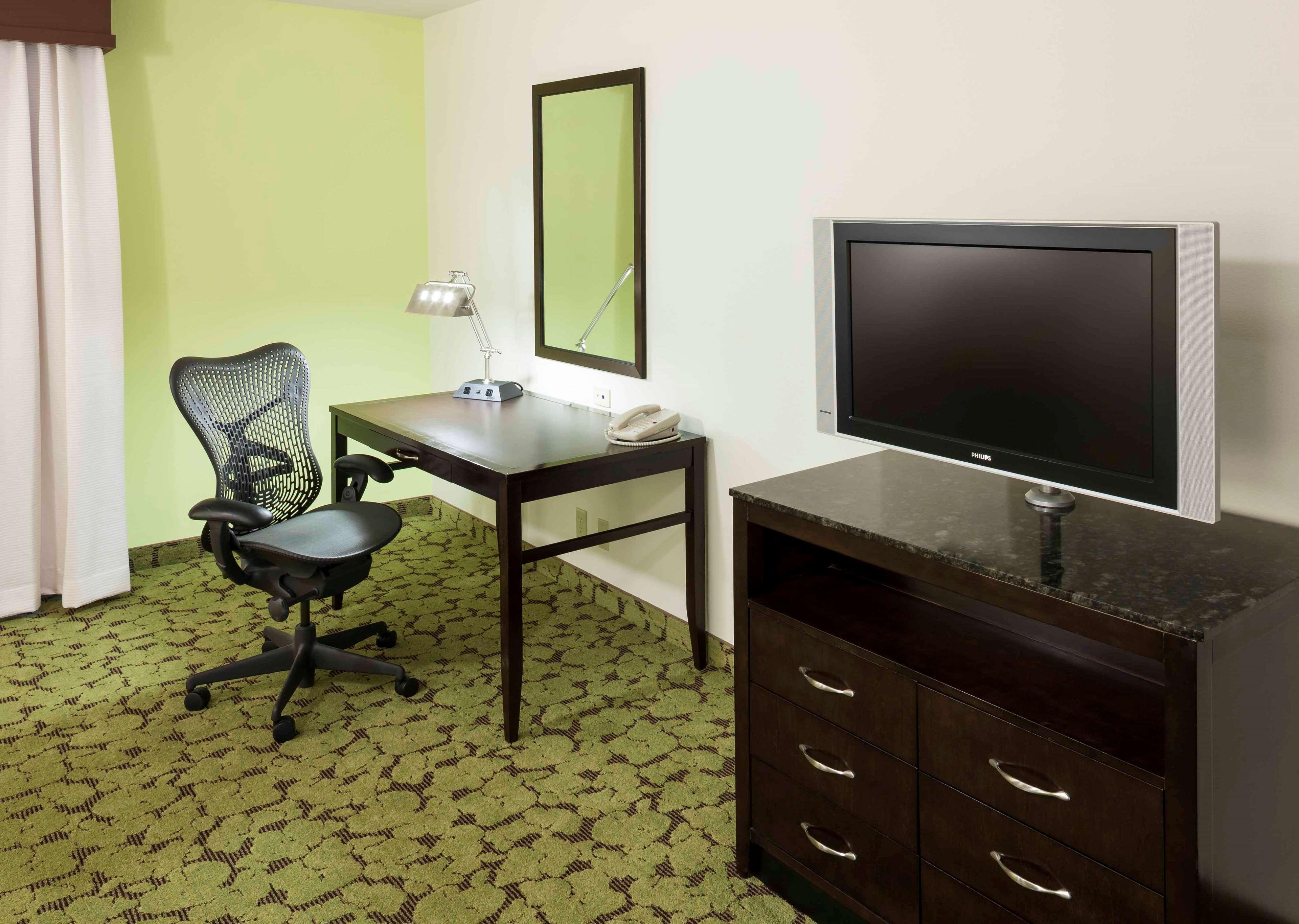 Hilton Garden Inn Dallas Льюисвилл Экстерьер фото