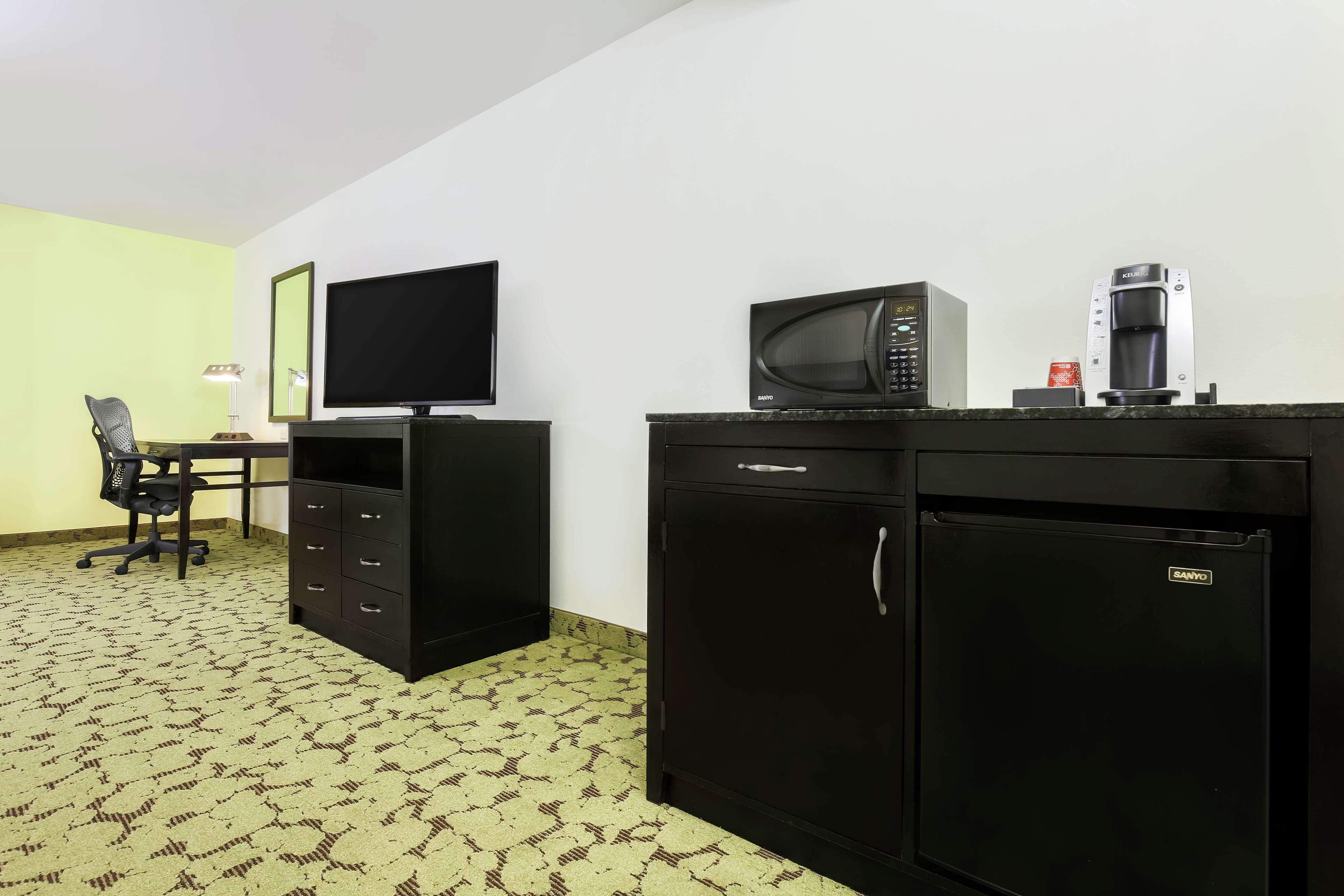 Hilton Garden Inn Dallas Льюисвилл Экстерьер фото