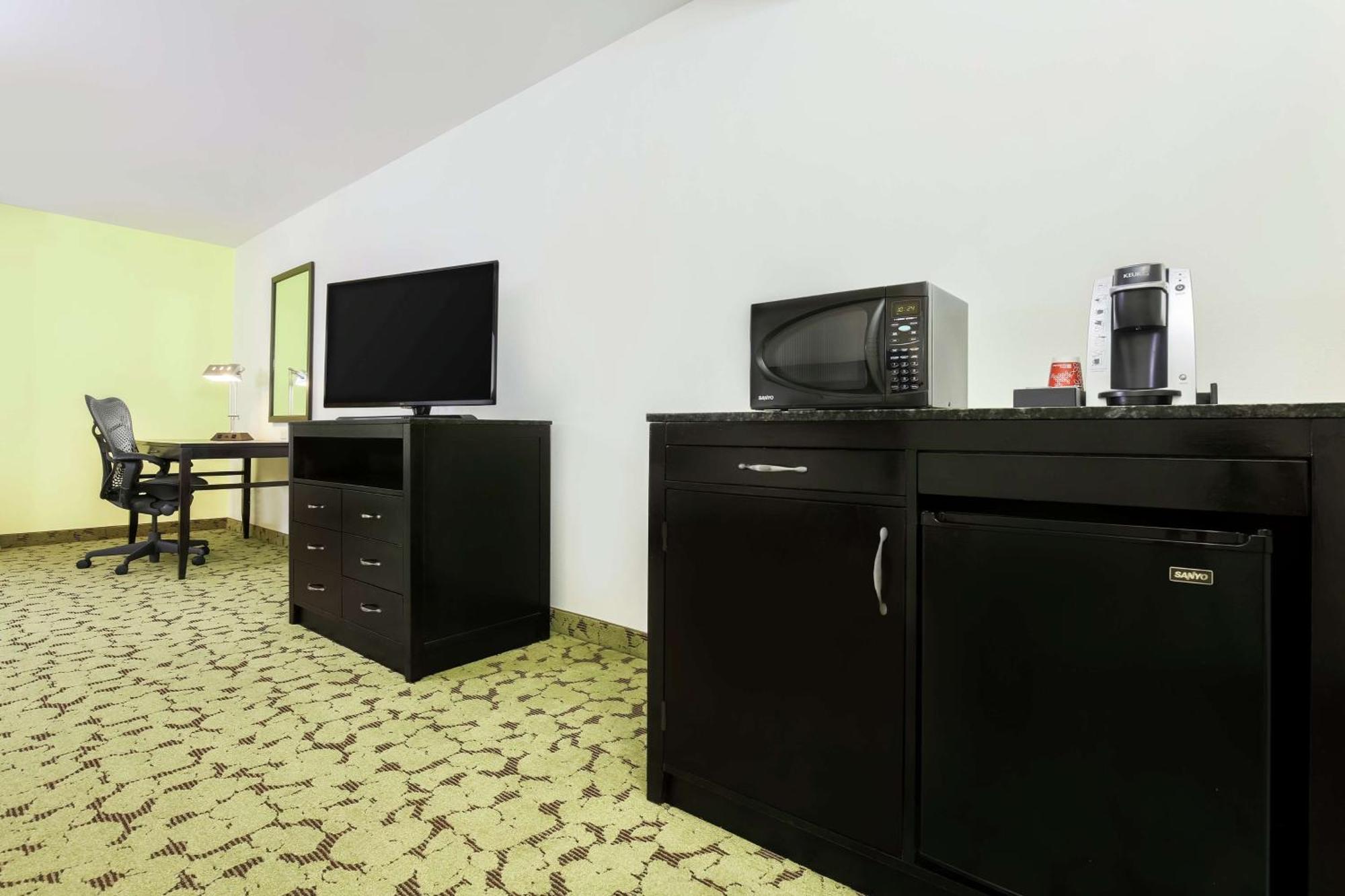 Hilton Garden Inn Dallas Льюисвилл Экстерьер фото