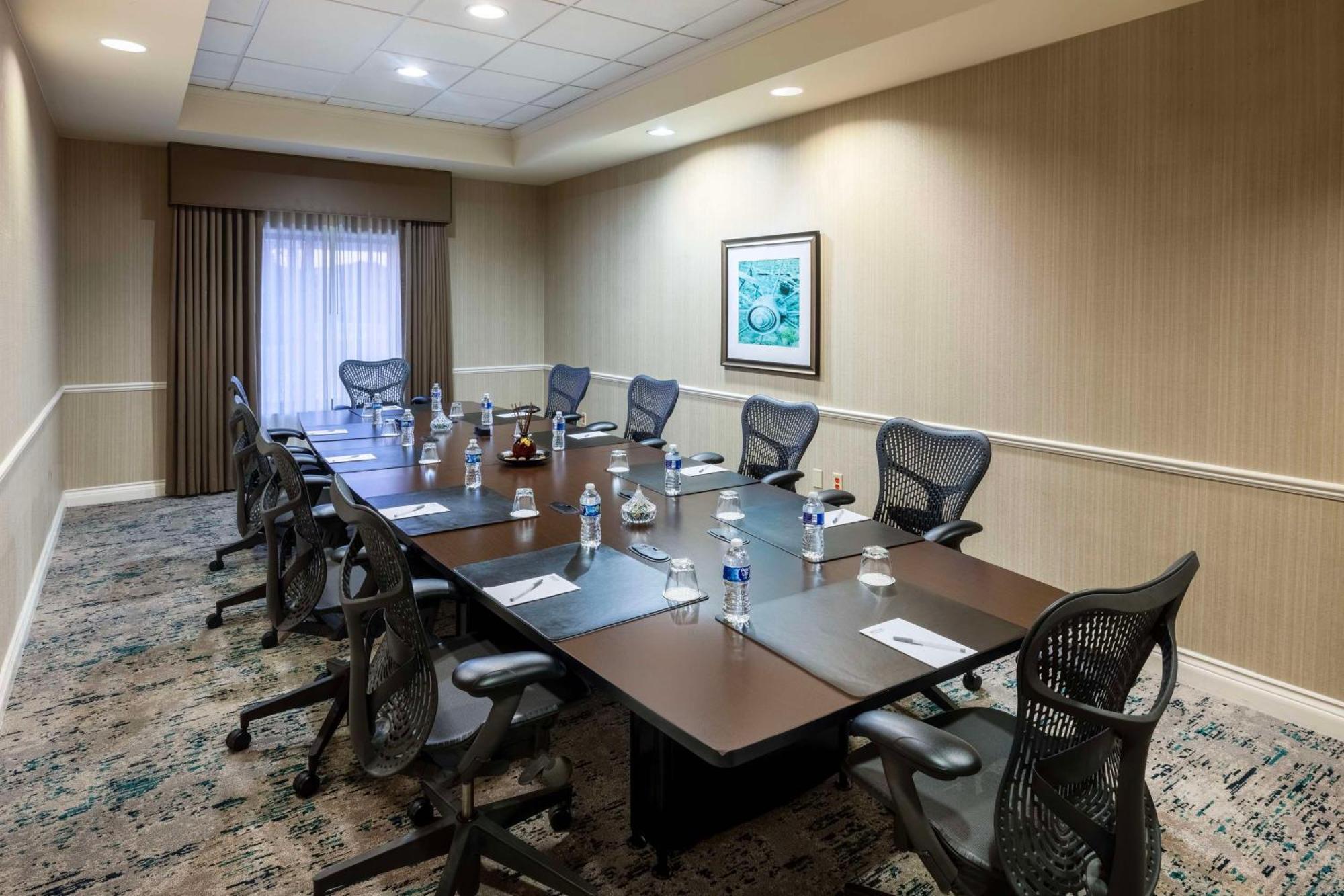 Hilton Garden Inn Dallas Льюисвилл Экстерьер фото