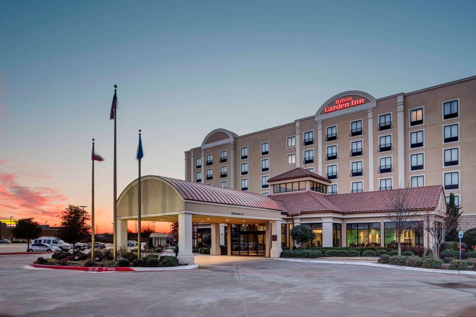 Hilton Garden Inn Dallas Льюисвилл Экстерьер фото